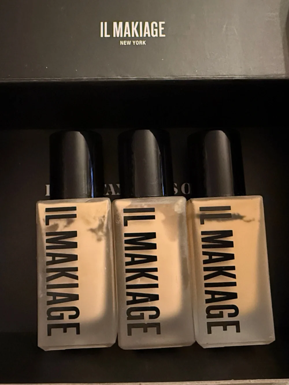 IL MAKIAGE Flawless Base Foundation - Woke Up Like This Shade 105- No Box